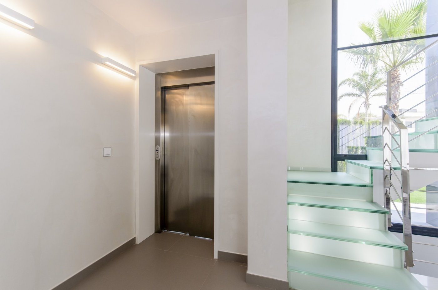 NEW CONSTRUCTION VILLAS 250 m FROM THE BEACH IN CAMPOAMOR