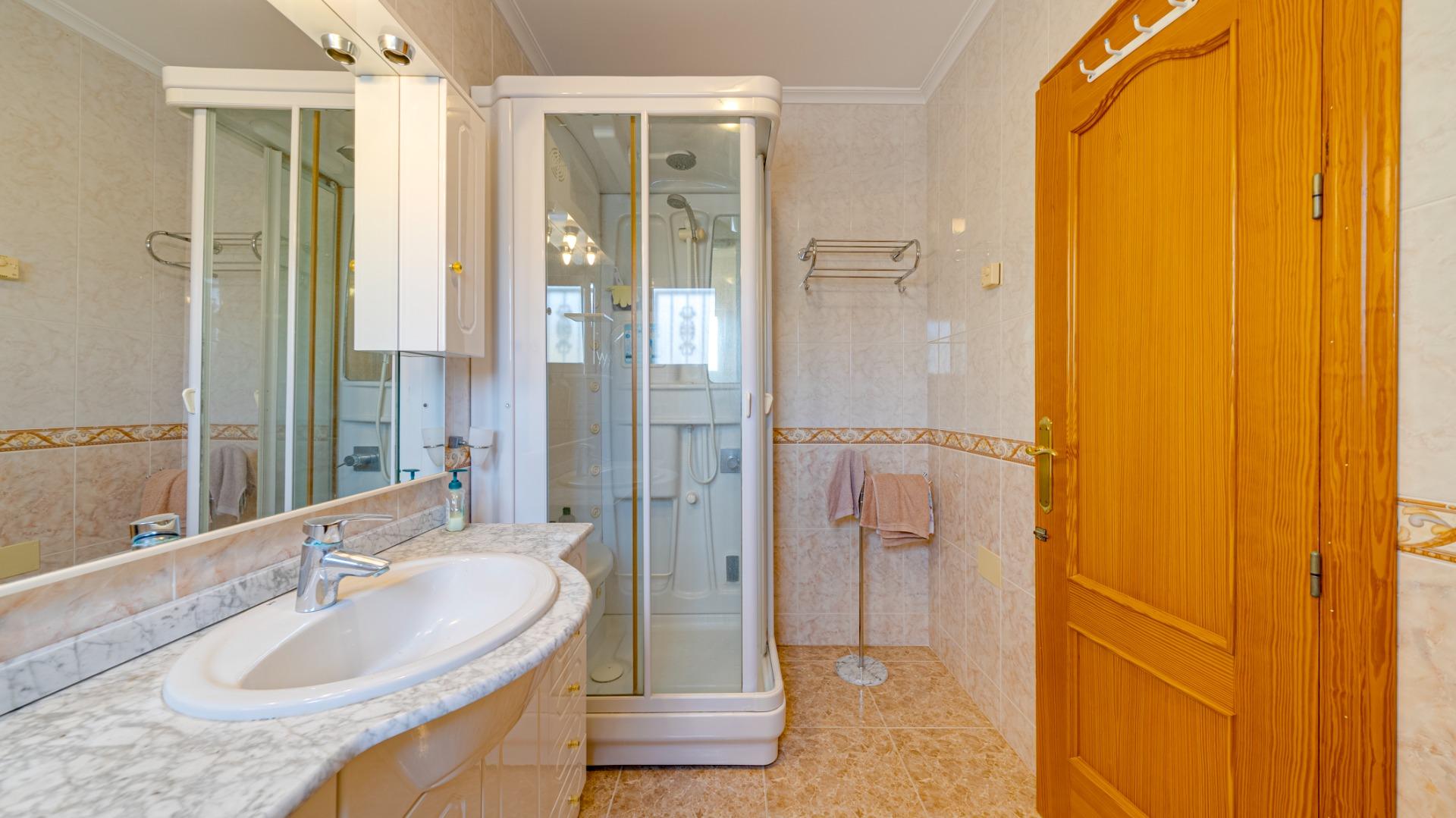 2-66-7 Large corner semi-detached house with sea views,