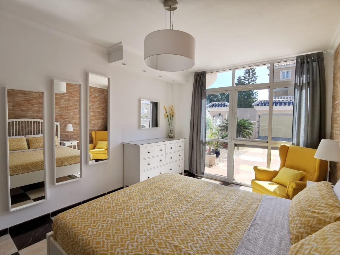 2-66-9 Ruim chalet in La Florida, Orihuela Costa – Ideaal om te genieten van de zon en het strand