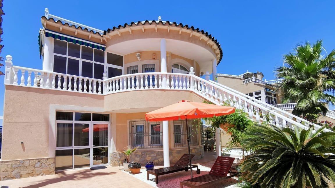 Ruim chalet in La Florida, Orihuela Costa – Ideaal om te genieten van de zon en het strand