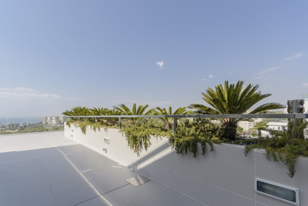 NEW CONSTRUCTION VILLAS 250 m FROM THE BEACH IN CAMPOAMOR