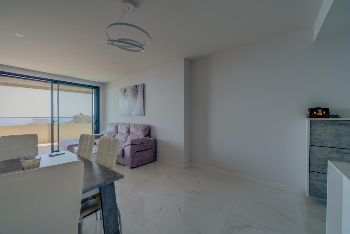 Exclusivo Piso en la Cala de Benidorm con Vistas al Mar