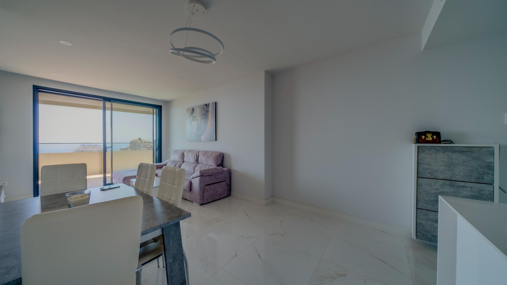 Exclusivo Piso en la Cala de Benidorm con Vistas al Mar