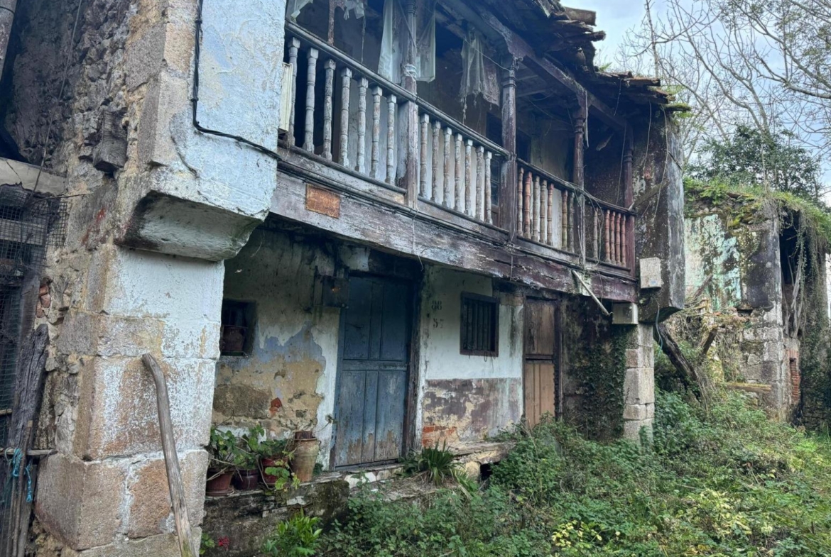 Unique opportunity in Llanes! Building plot for sale between the sea and the golf course