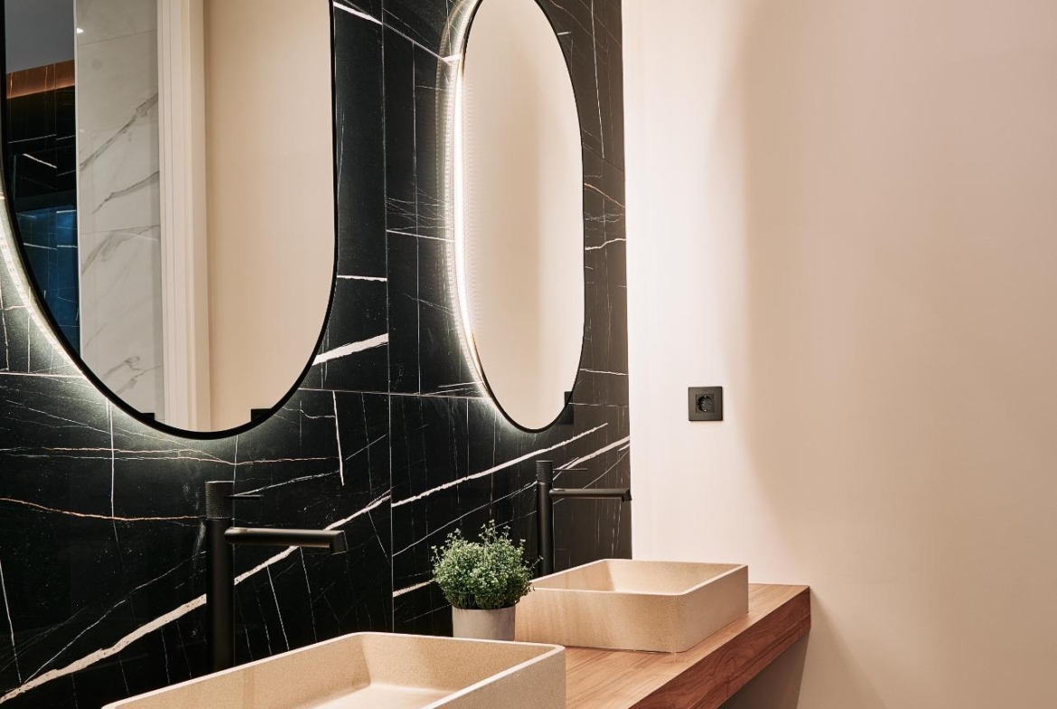 EXCLUSIVE BRAND NEW RENOVATED APARTMENT IN THE CENTER OF MADRID