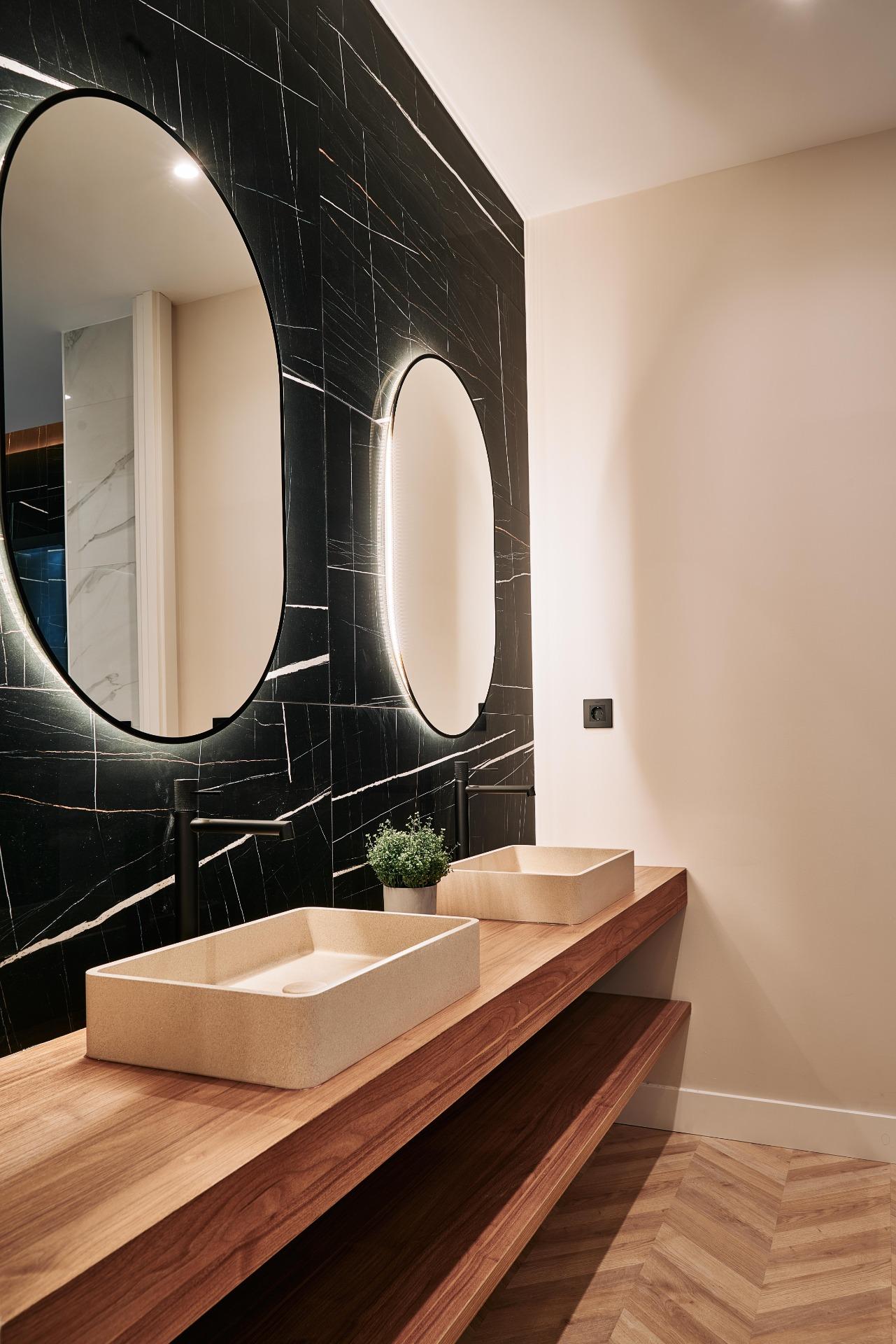 EXCLUSIVE BRAND NEW RENOVATED APARTMENT IN THE CENTER OF MADRID