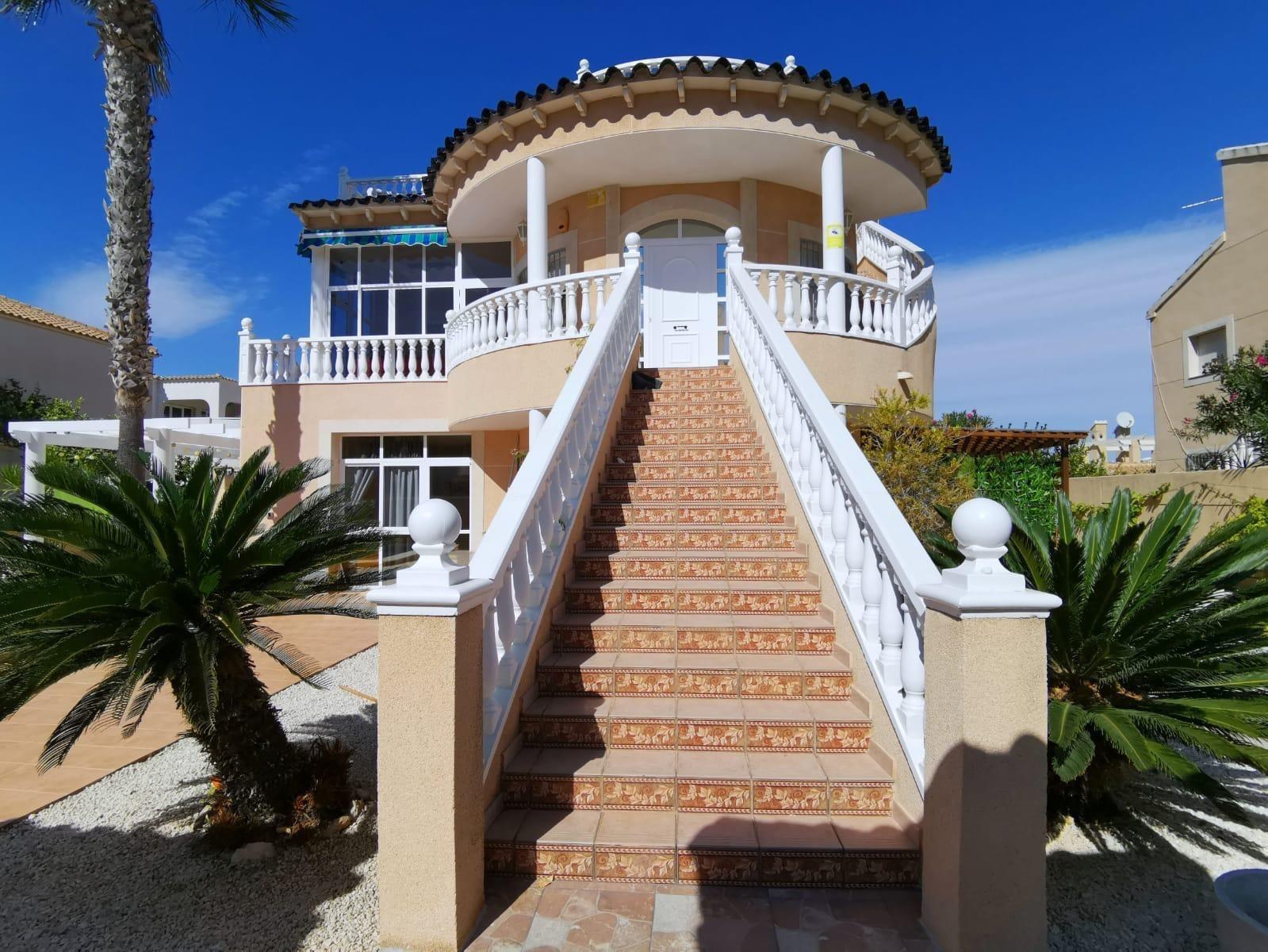 2-7-197 Ruim chalet in La Florida, Orihuela Costa – Ideaal om te genieten van de zon en het strand