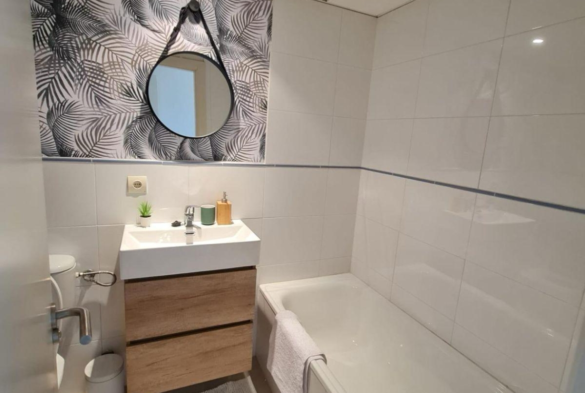 APATAMENTO CON PARKING+PISCINA EN ORIHUELA COSTA. 2 DORM. 2 BAÑOS. 85 M2.