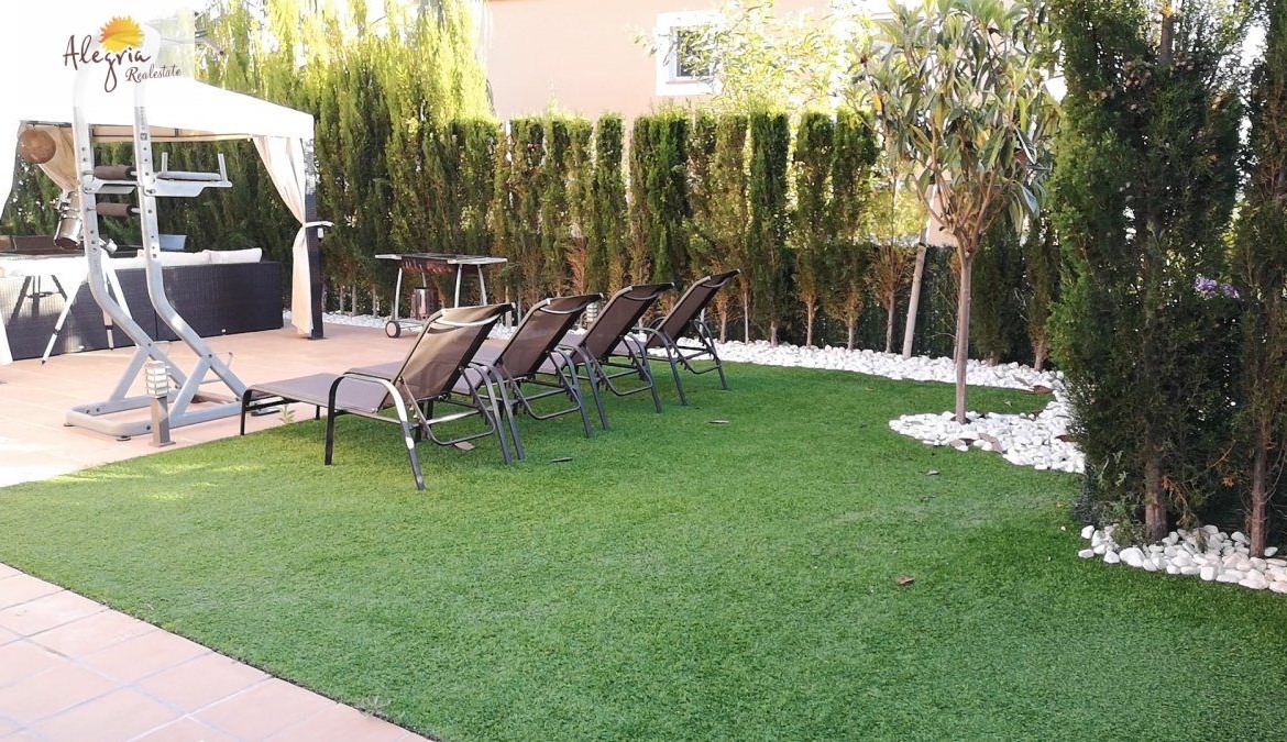 EXCELLENT VILLA IN SIERRA CORTINA FOR SALE