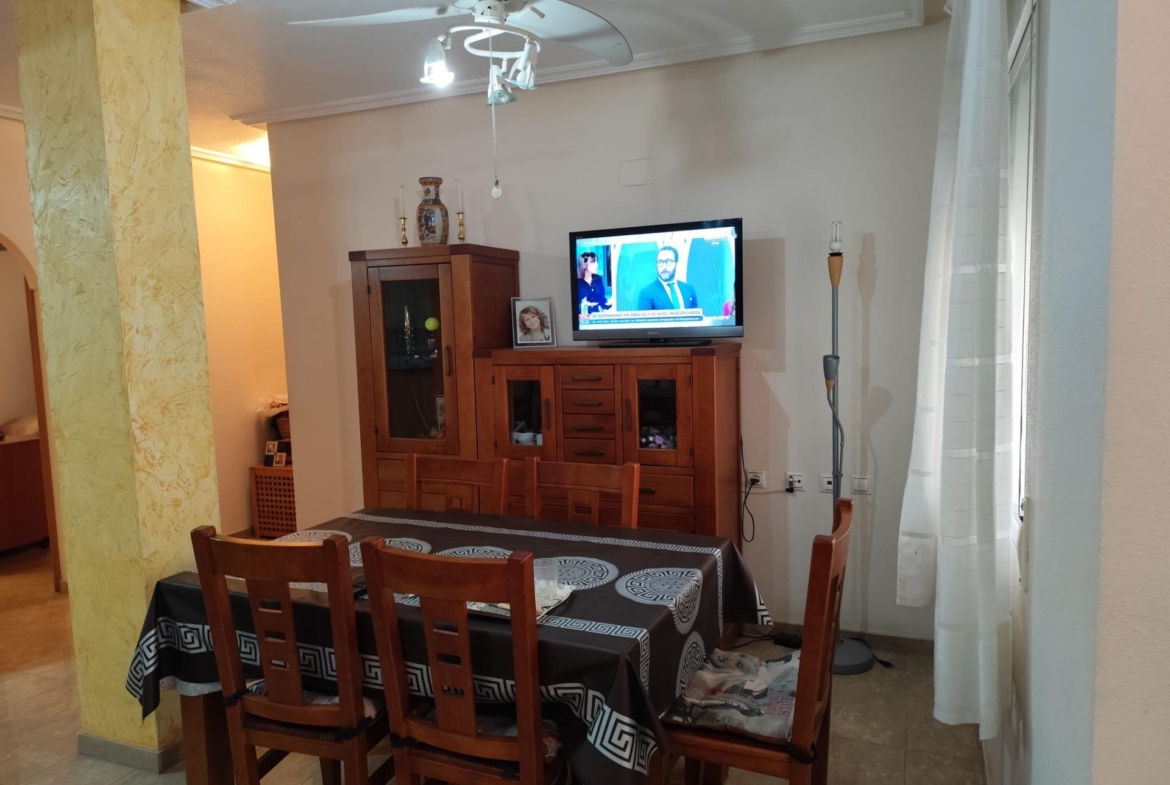 APARTAMENTO PLANTA BAJA A 150 METROS DE PLAYA. 4 DORM. 2 BAÑOS. 107 M2.