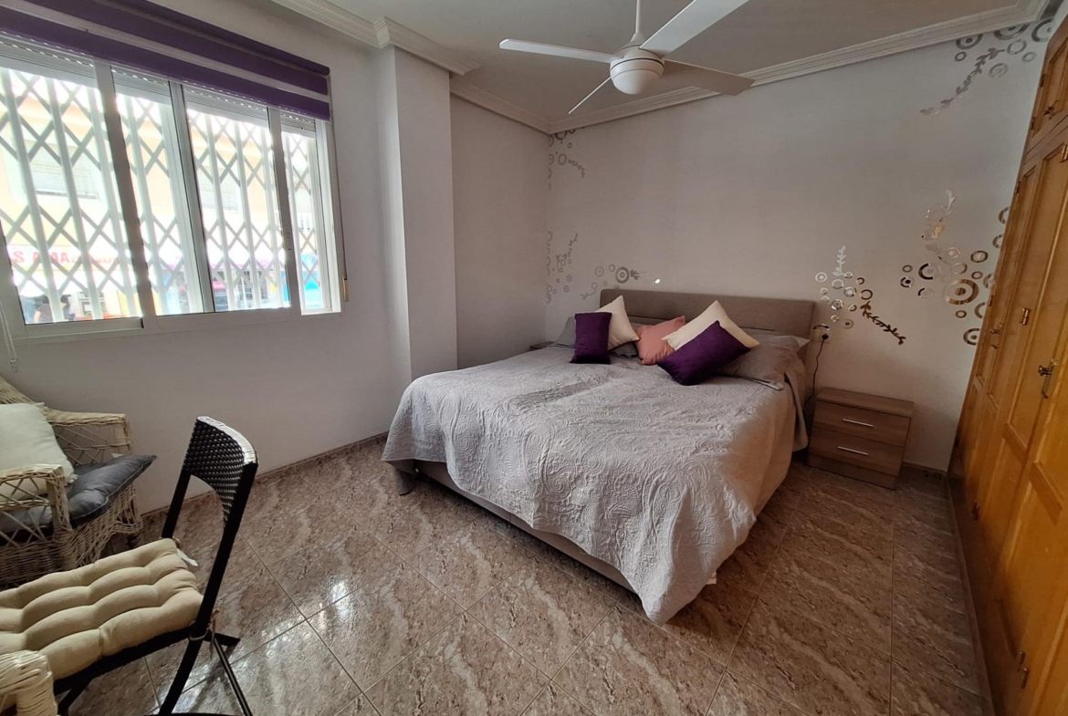 Semi-Renovated Apartment 350 Meters from Playa del Cura