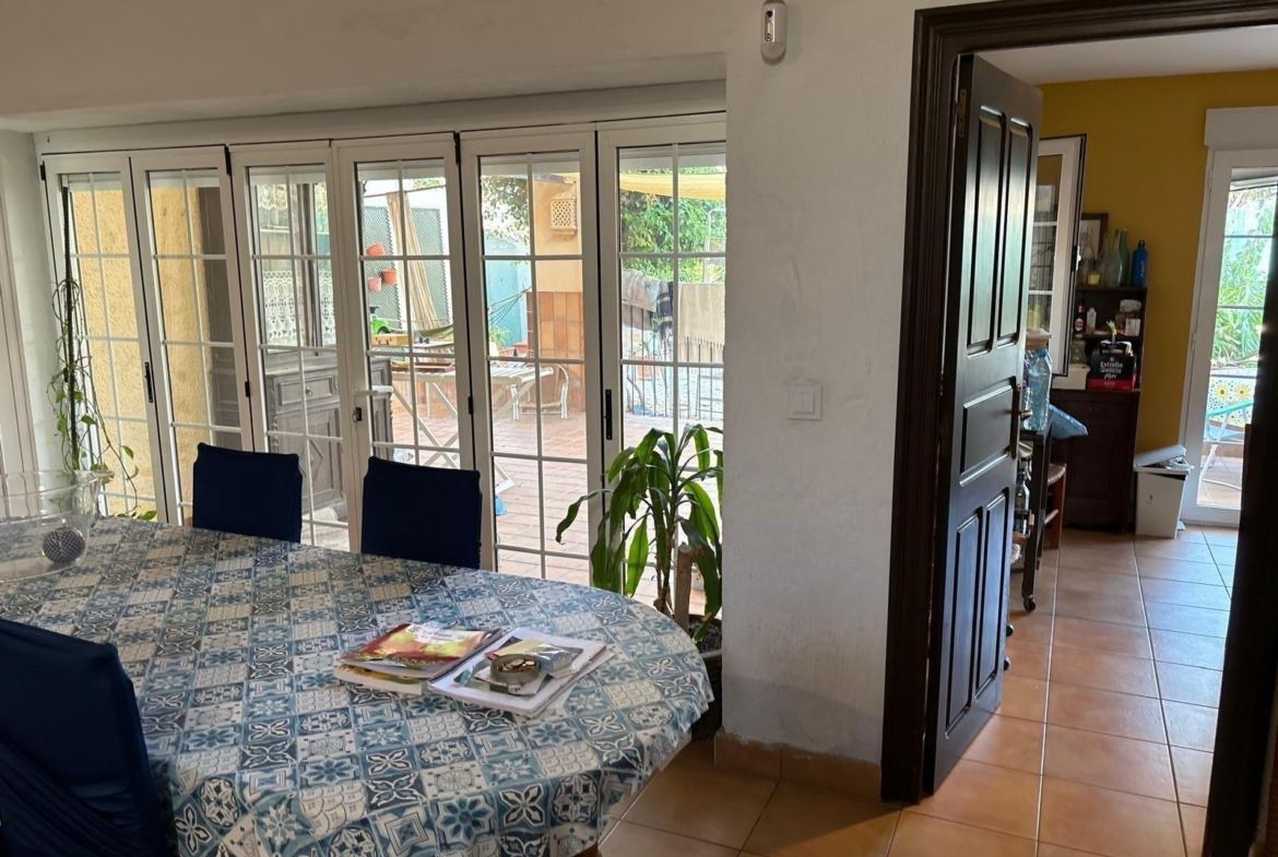 VILLA ESTILO MEDITERRANEO CON PISCINA PRIVADA.