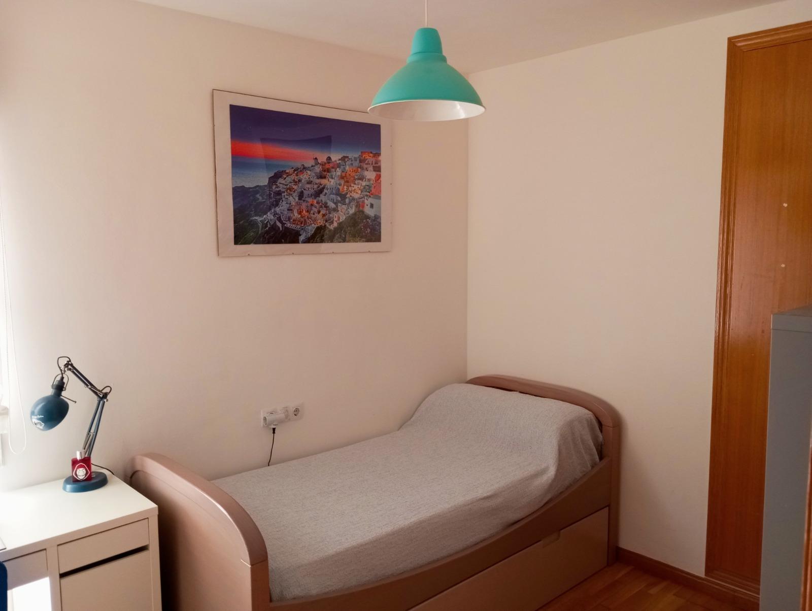 Amplio y Moderno Apartamento en el Corazón de San Juan, Alicante