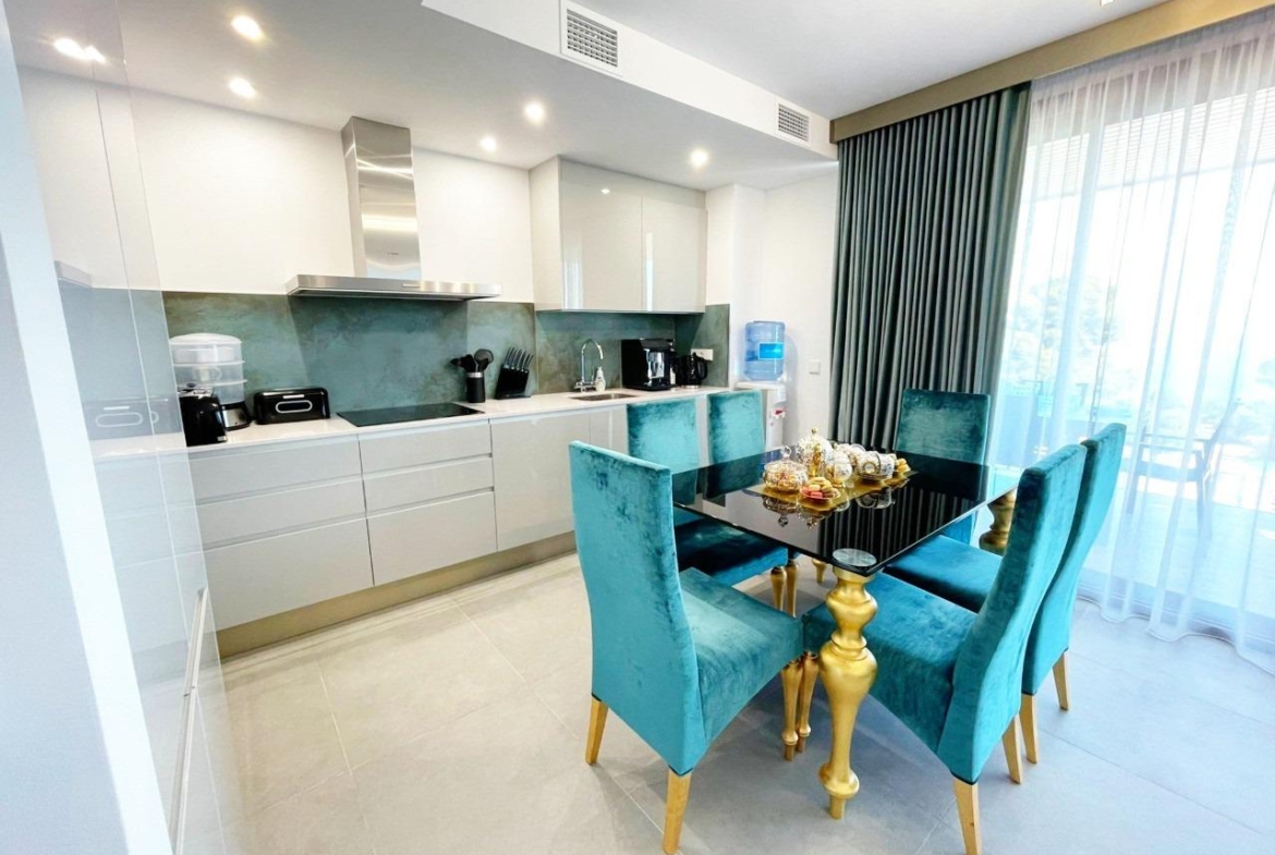 Moderne nieuwe appartementen aan de oevers van de Middellandse Zee