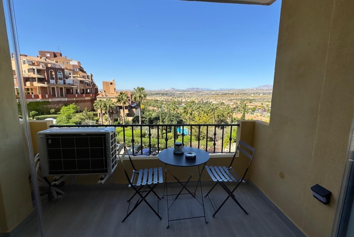 Exclusivo Piso de 2 Dormitorios en el Campo de Golf Bonalba, Mutxamel