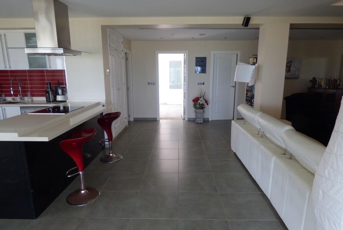 Chalet Pareado ÚNICO en Primera Línea en Playa de San Juan