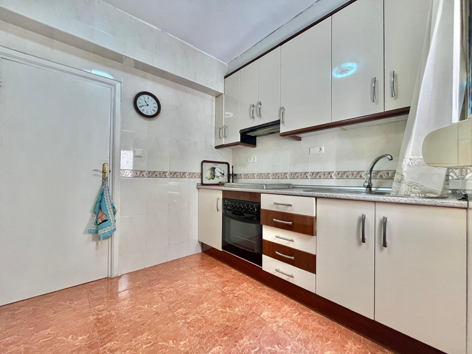 Spacious Apartment Just 400 Meters from Playa del Cura – Torrevieja