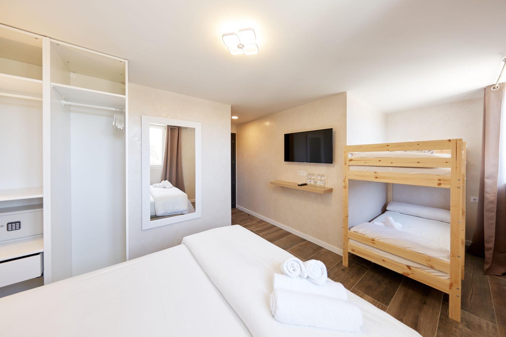 2-7-311 Magnífico Hotel Reformado en Cabo Huertas: IDEAL PARA INVERSORES