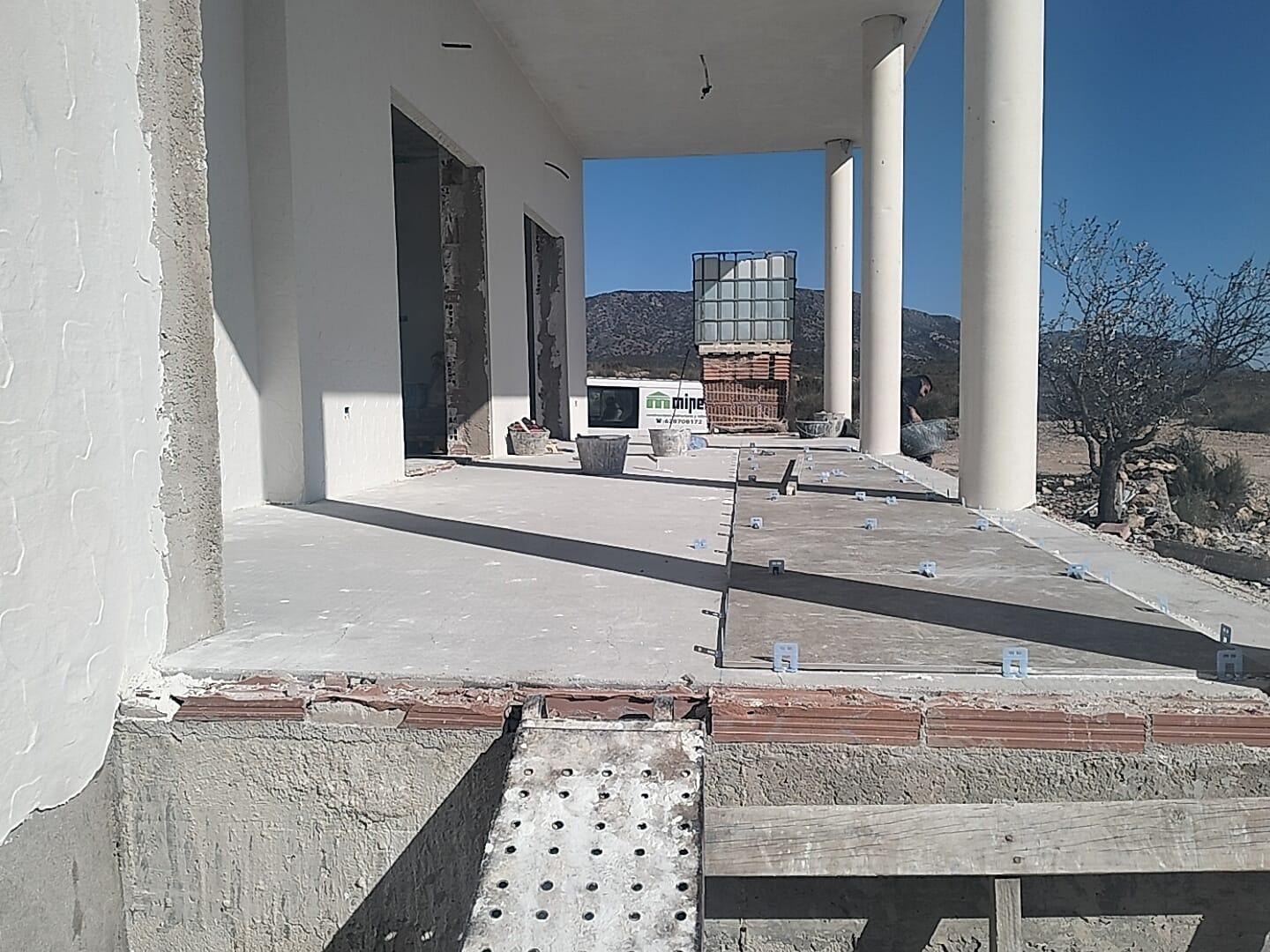 Amplia Villa Unifamiliar Independiente OBRA NUEVA con Piscina en Entorno Natural con calidades de Lujo