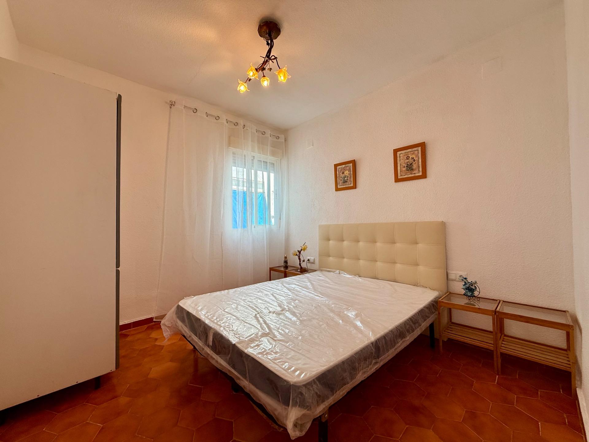 For Sale: Bright apartment in Alicante, Los Ángeles area