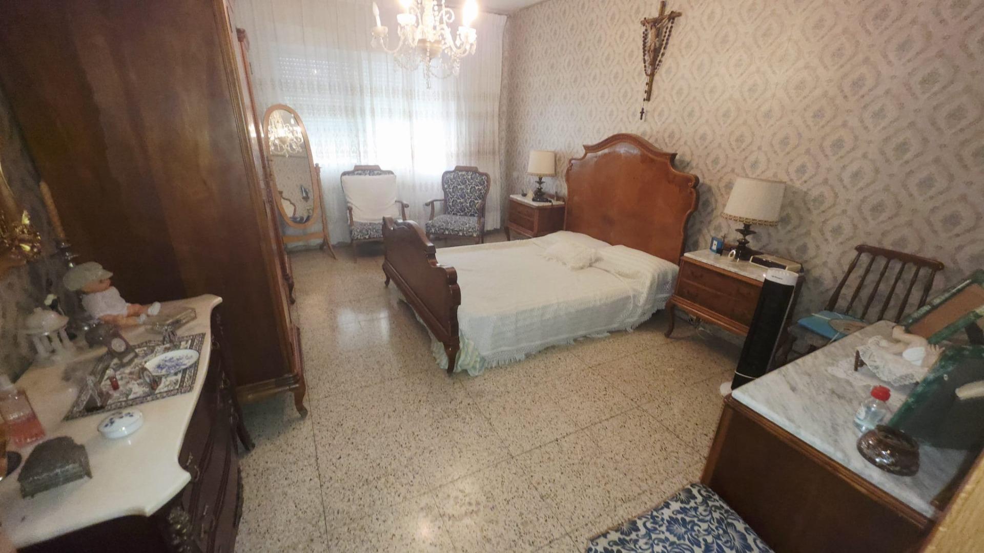 2-7-384 Magnifica vivienda en pleno centro de Alicante con ascensor y garaje, junto al Corte Inglés
