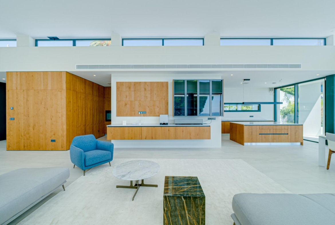 Indrukwekkende luxe villa aan zee
