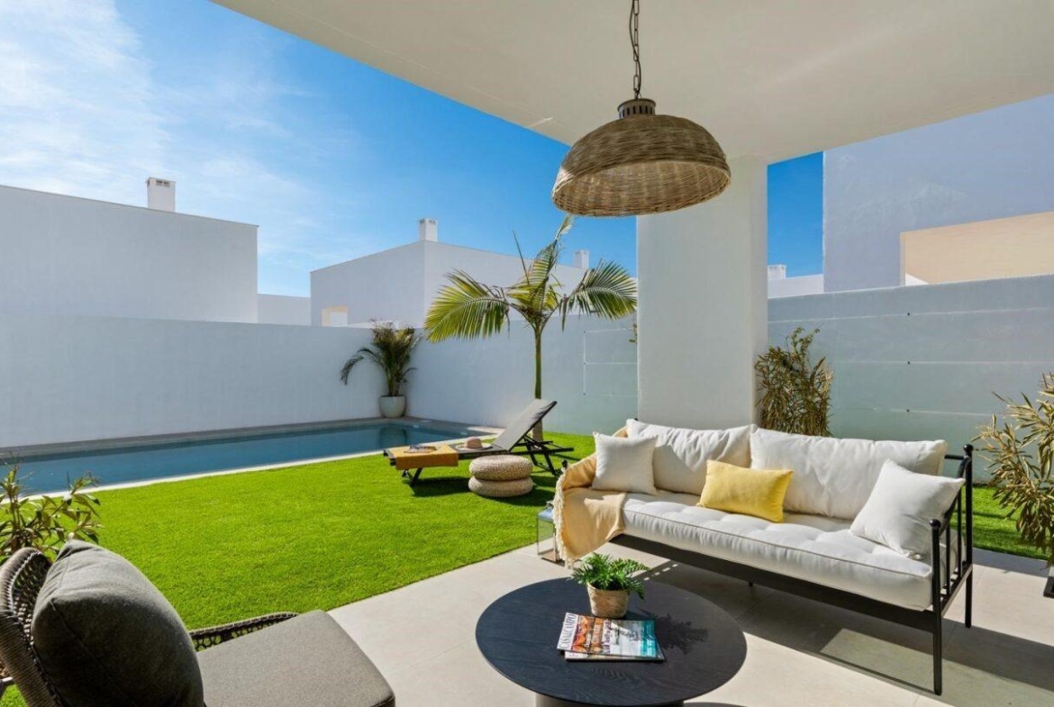 Luxury Villa with sea views and own pool in Mar de Cristal