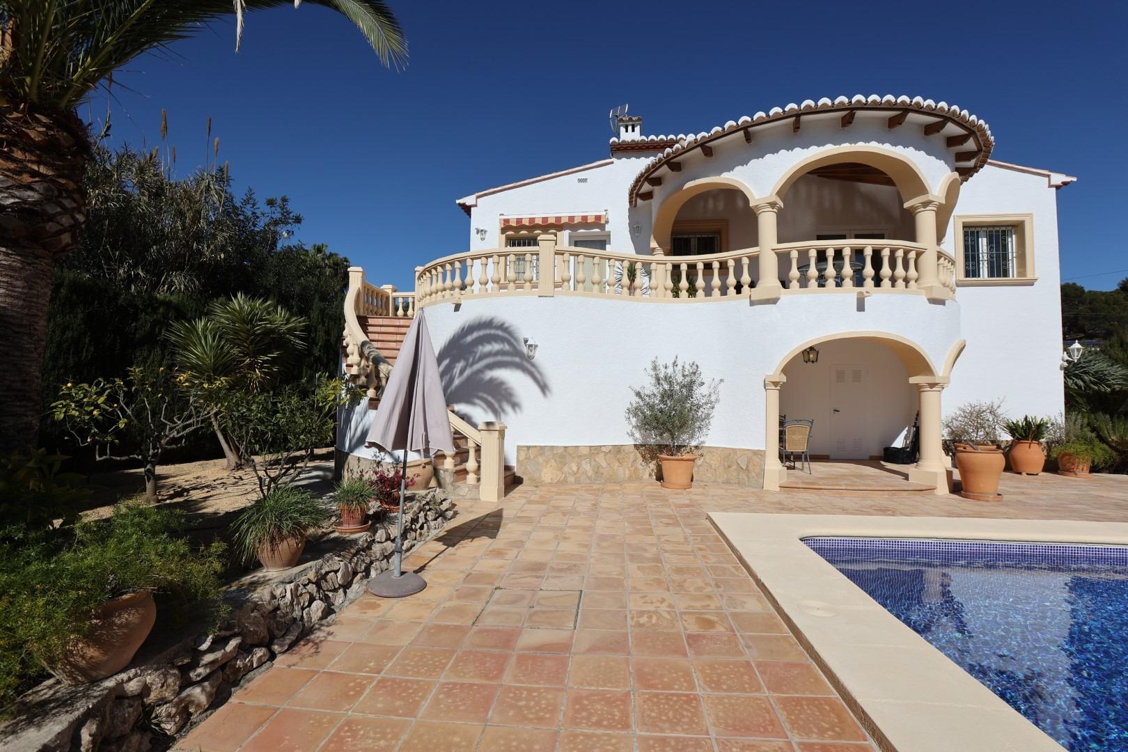 2-7-96 Mediterranean style villa with pool and close to the sea