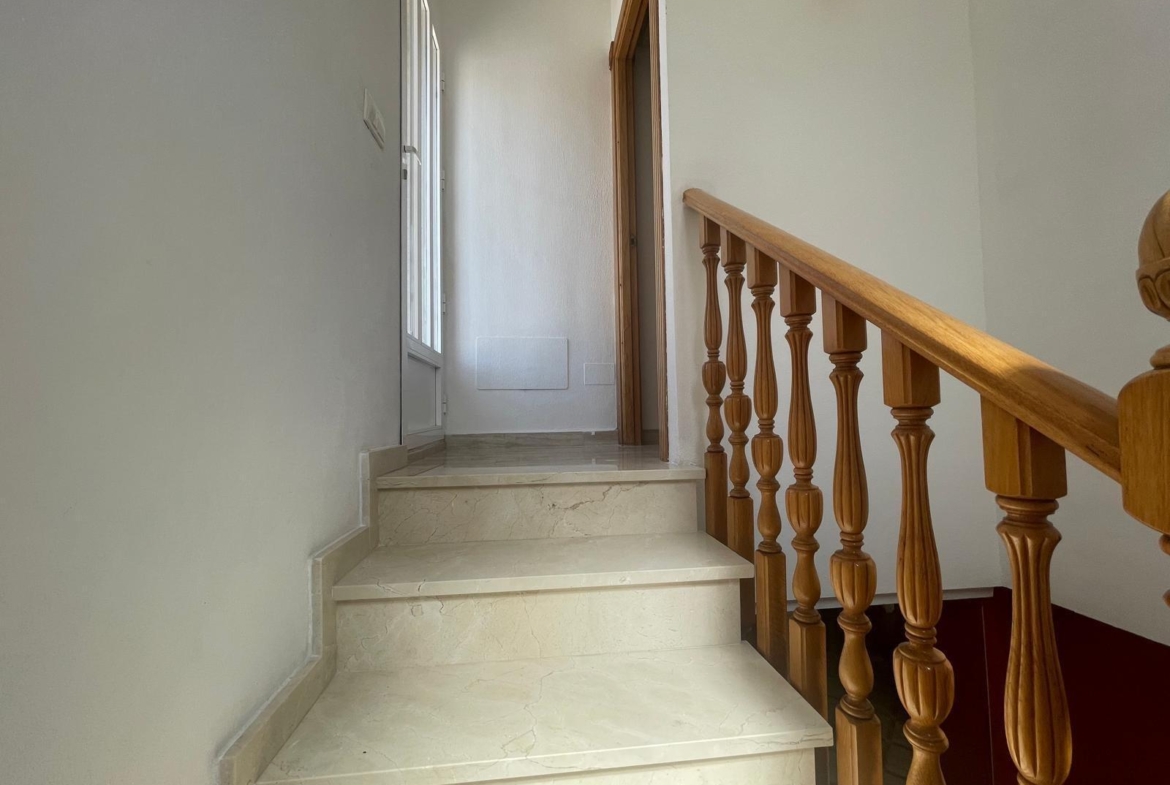 VILLA PARADA CON VISTAS AL MAR Y A 200 METROS DE PLAYA! ZONA TORRE LA MATA. 5 DRM. 3 BAÑOS. PISCINA PRIVADA.
