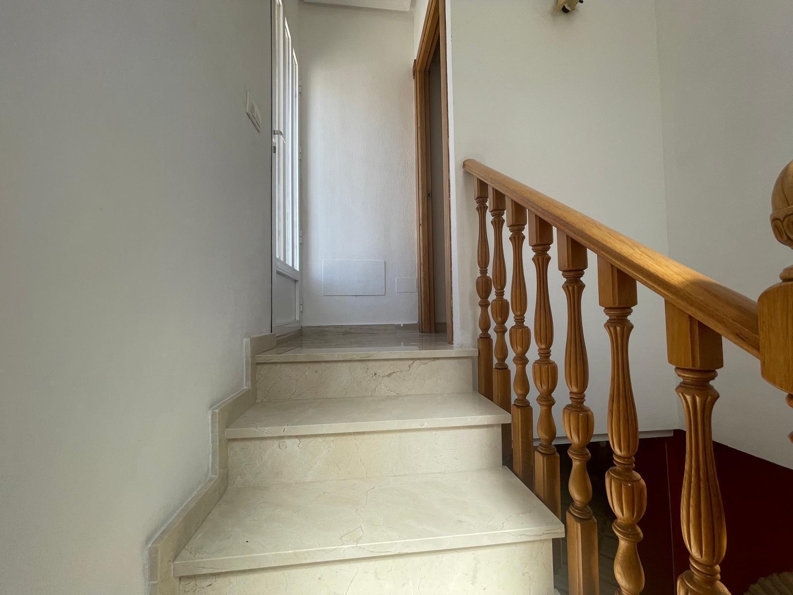VILLA PARADA CON VISTAS AL MAR Y A 200 METROS DE PLAYA! ZONA TORRE LA MATA. 5 DRM. 3 BAÑOS. PISCINA PRIVADA.