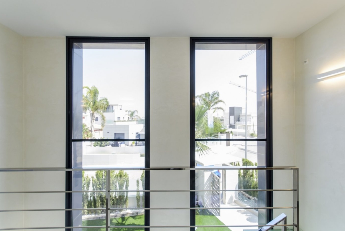 NEW CONSTRUCTION VILLAS 250 m FROM THE BEACH IN CAMPOAMOR