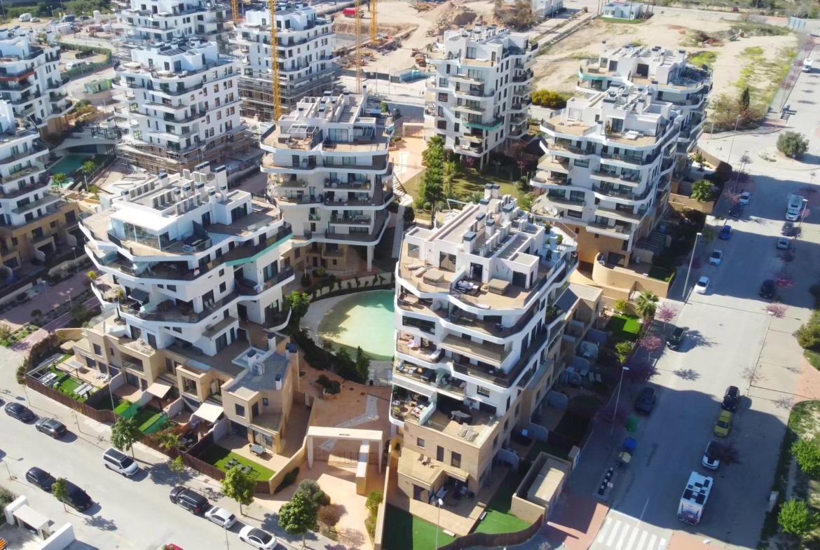Moderne nieuwe appartementen aan de oevers van de Middellandse Zee