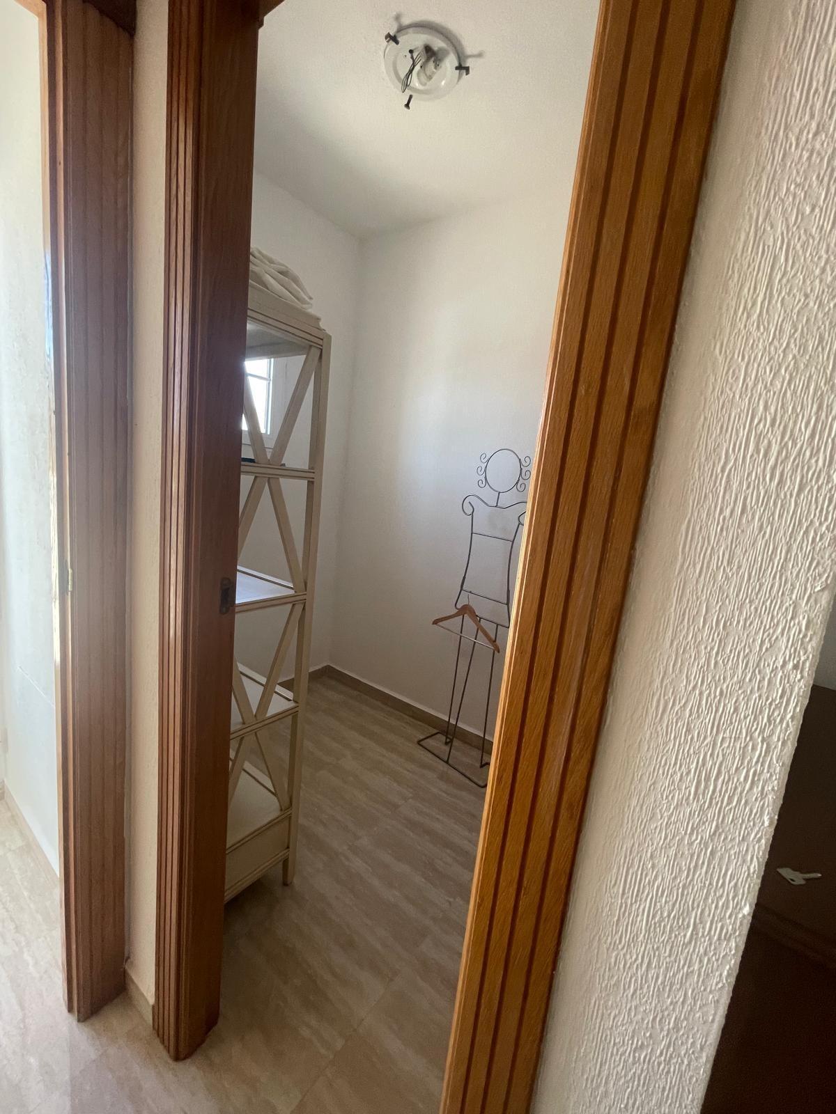 VILLA PARADA CON VISTAS AL MAR Y A 200 METROS DE PLAYA! ZONA TORRE LA MATA. 5 DRM. 3 BAÑOS. PISCINA PRIVADA.