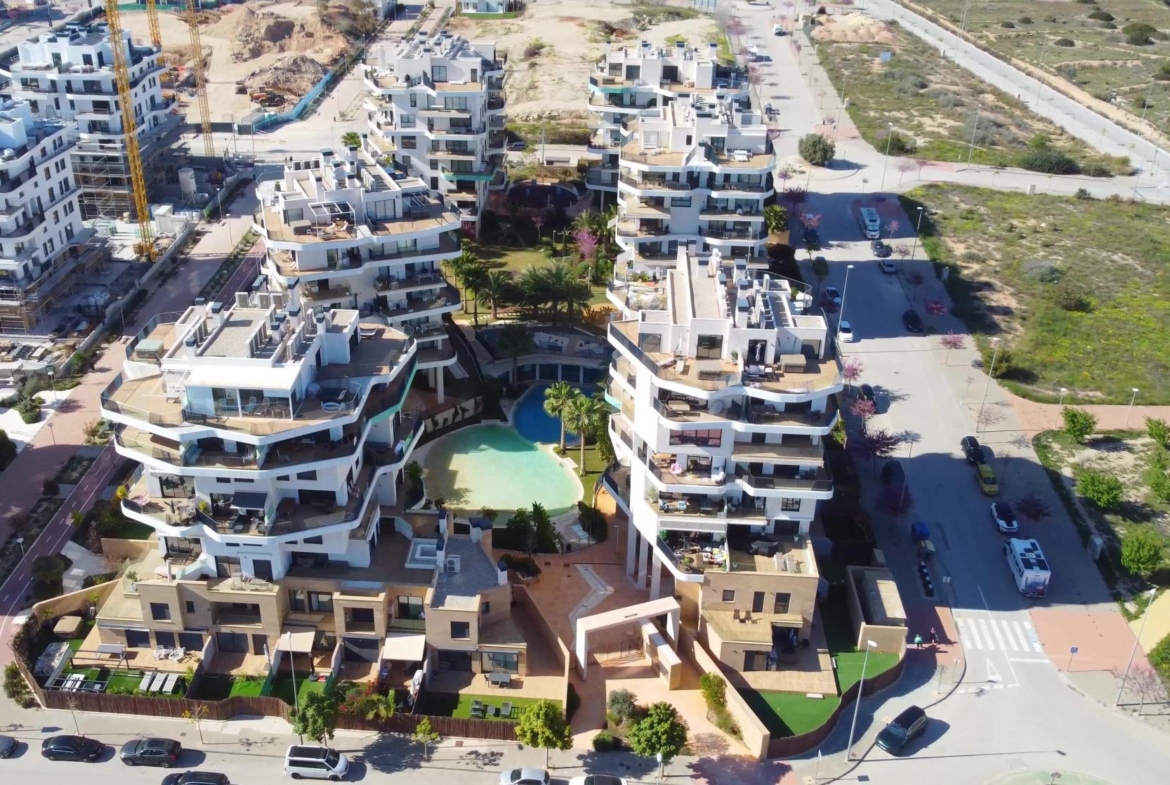Moderne nieuwe appartementen aan de oevers van de Middellandse Zee