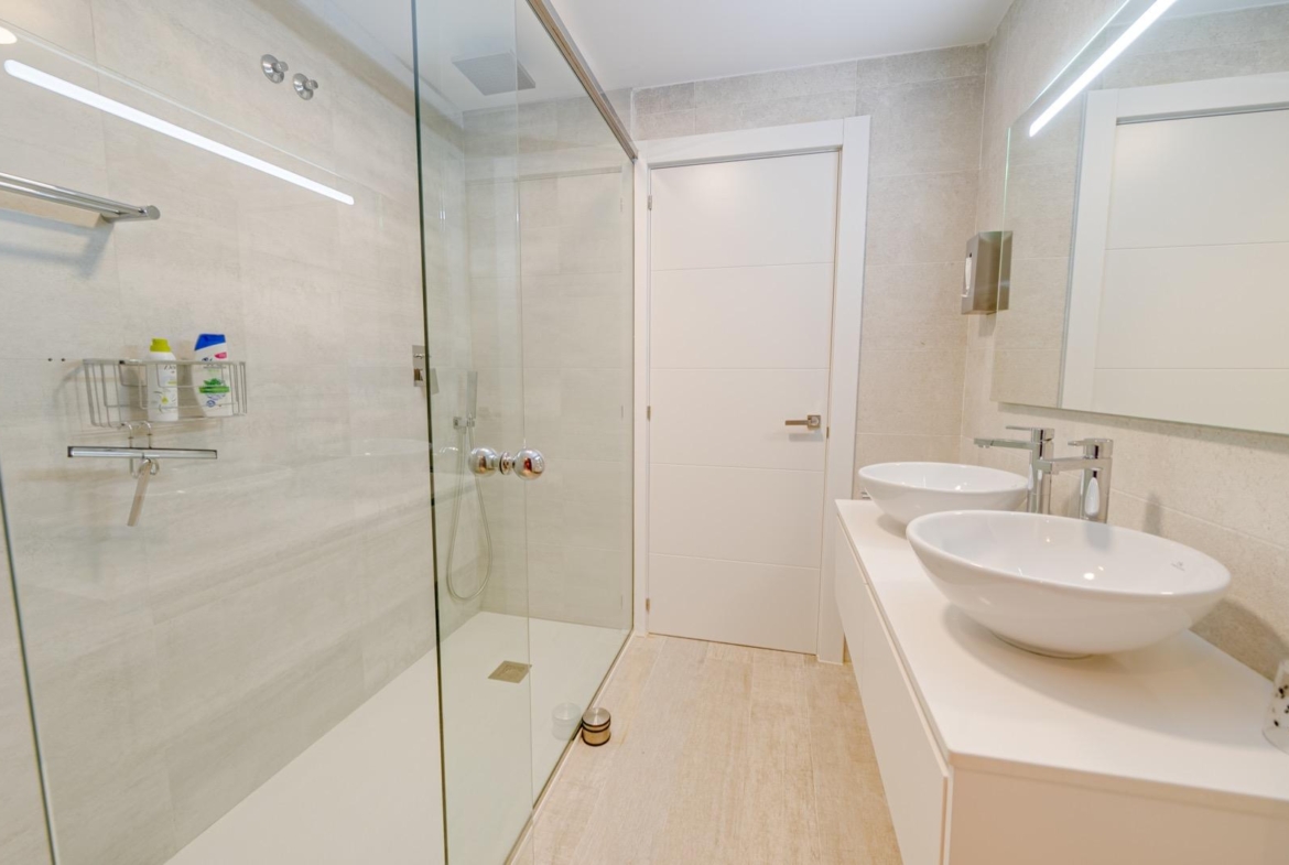 LUXURY VILLA FOR A LARGE FAMILY IN FINESTRAT