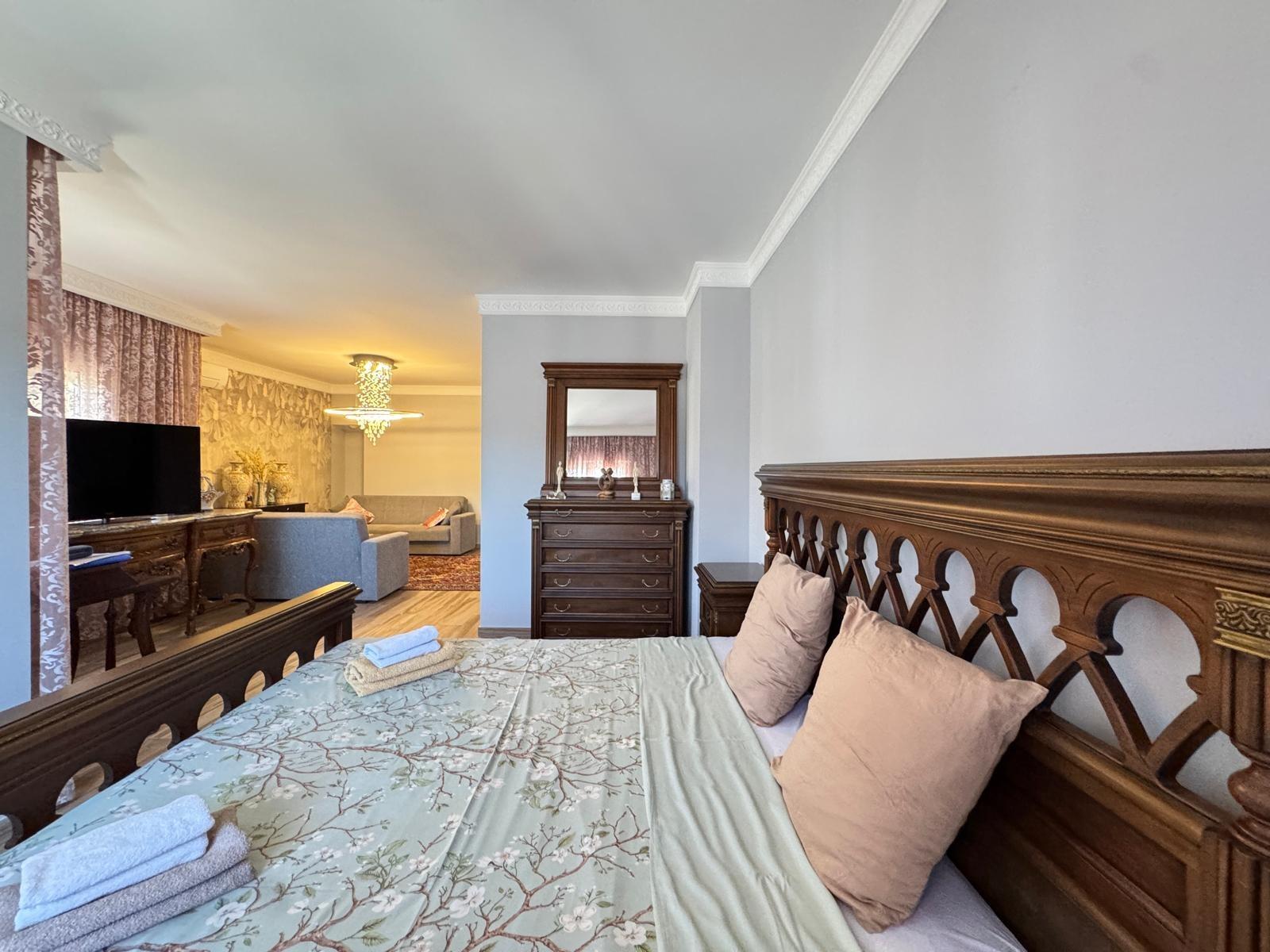 2-76-6 VILLA DE LIJO EN CAMPOAMOR CON 639 M2 DE CASA. PARCELA 800 M2. PISCINA PROPIA. 5 DORM. 4 BAÑOS. PLAYA A 650 METROS.