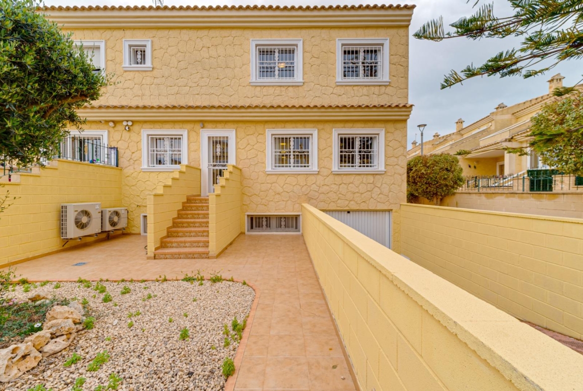 Large corner semi-detached house with sea views,