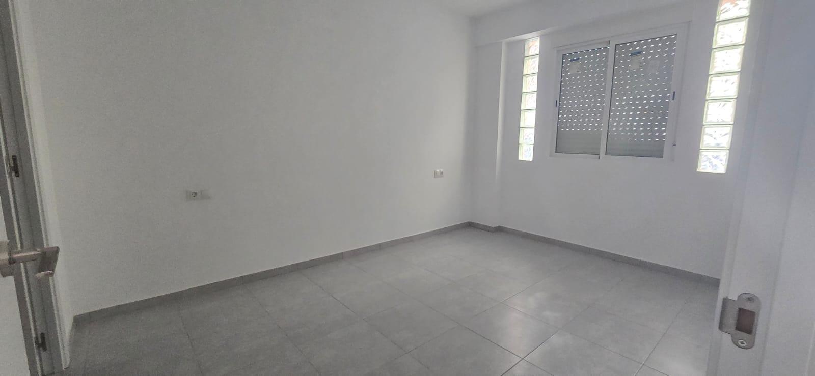 PLANTA BAJA 1 HABITACION Y 1 BAÑO