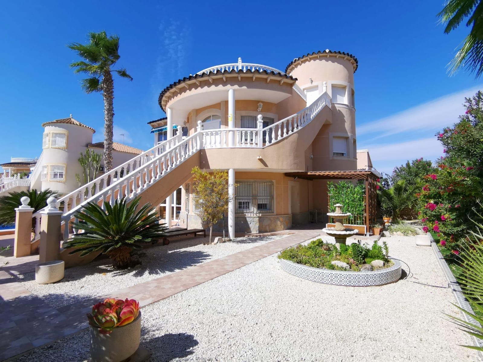 2-8-190 Ruim chalet in La Florida, Orihuela Costa – Ideaal om te genieten van de zon en het strand