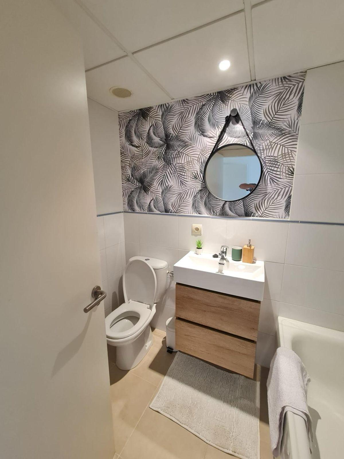 APATAMENTO CON PARKING+PISCINA EN ORIHUELA COSTA. 2 DORM. 2 BAÑOS. 85 M2.