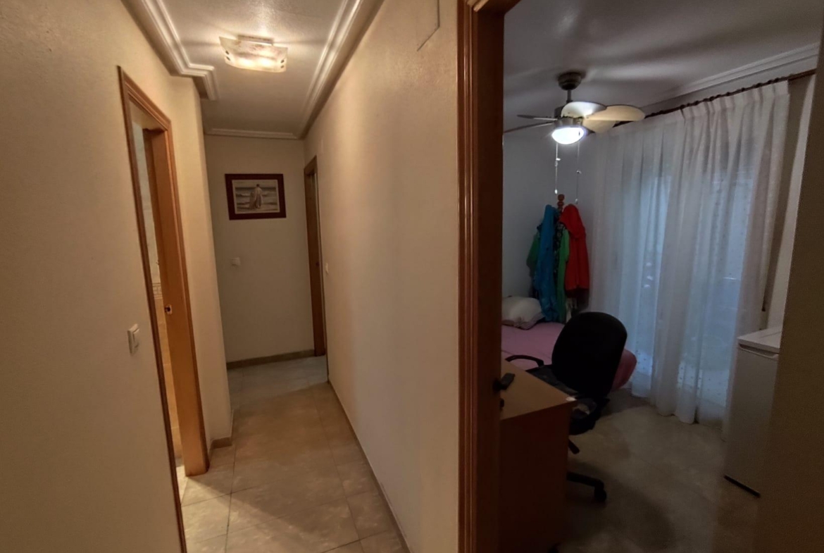 APARTAMENTO PLANTA BAJA A 150 METROS DE PLAYA. 4 DORM. 2 BAÑOS. 107 M2.