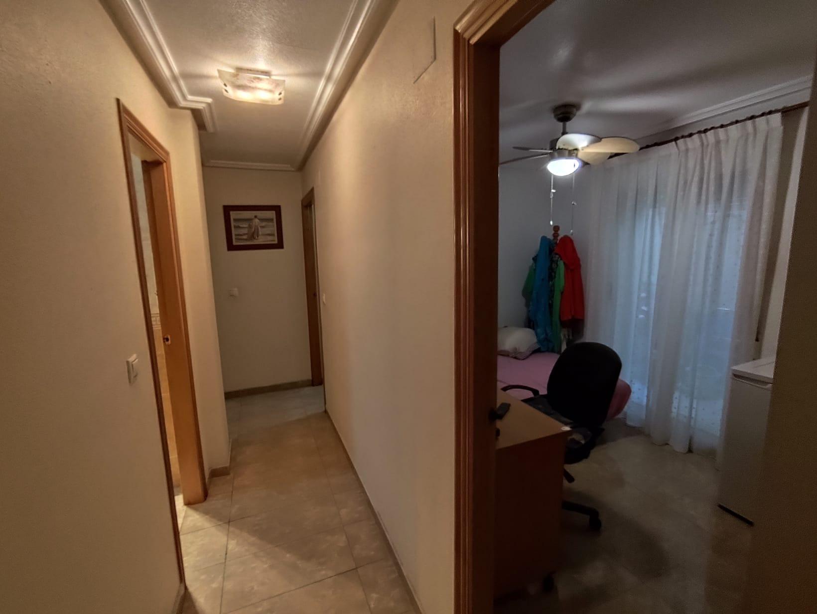 APARTAMENTO PLANTA BAJA A 150 METROS DE PLAYA. 4 DORM. 2 BAÑOS. 107 M2.