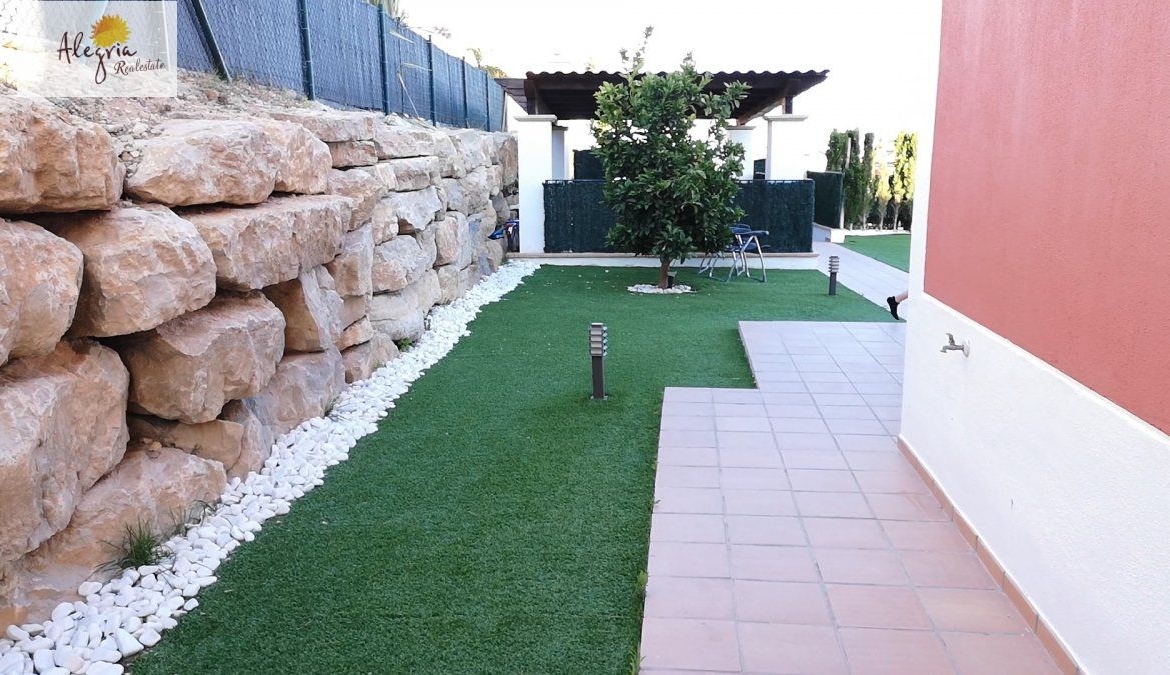 EXCELLENT VILLA IN SIERRA CORTINA FOR SALE