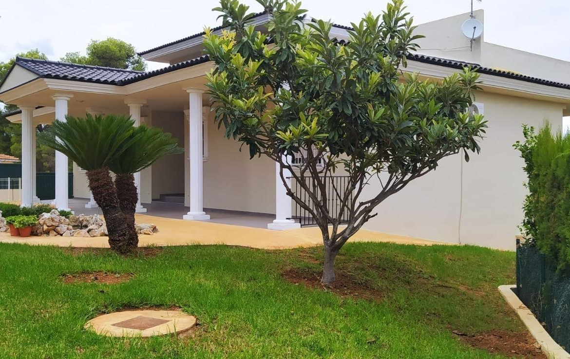Villa de lujo en Picassent — Urbanización El Pinar 3