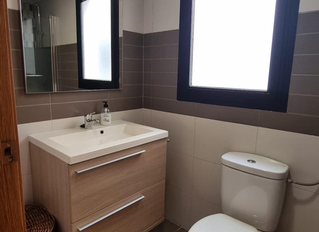 Elegante piso en cetro de Torrevieja + plaza de parking incluido !