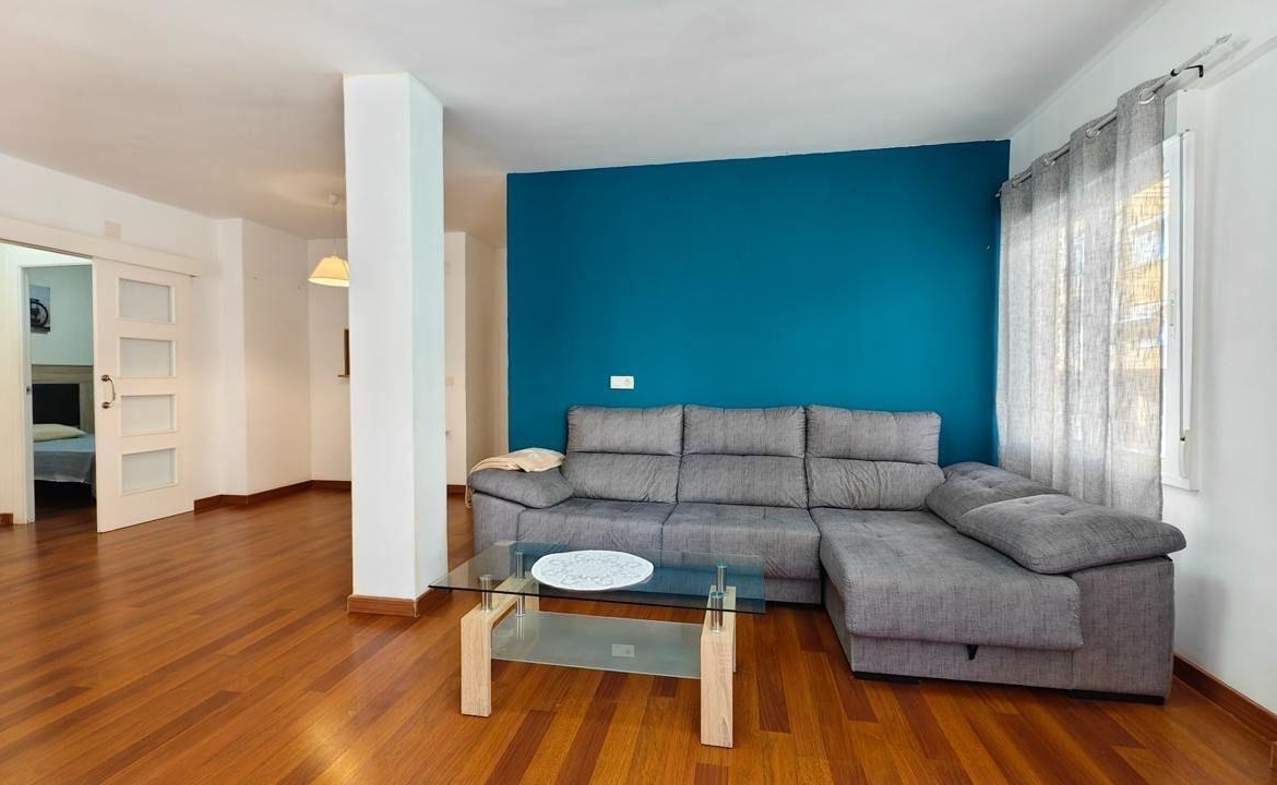 APPARTAMENTO A 300 METROS DE PLAYA CON 3 DORM. 2 BAÑOS CON SUPERFICIE DE 108 M2.