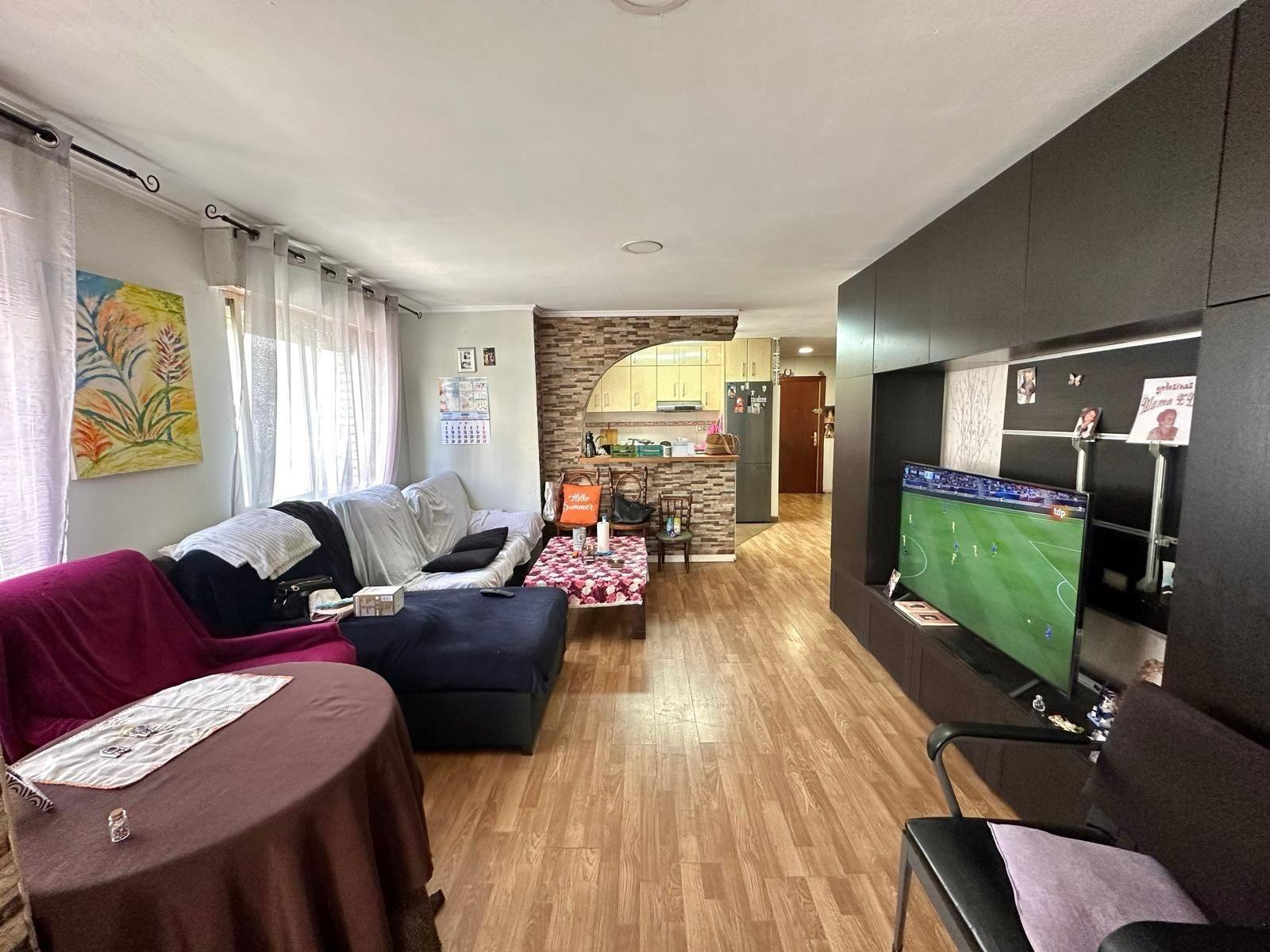 APPARTAMENTO A 450 DEL PUERTO DE TORREVIEJA. 2 DORM. 2 BAÑOS. TERRAZA AMPLIA. 76 M2.