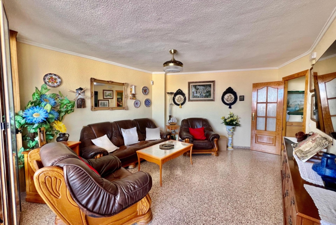 ESPACIOSO APARTAMENTO DE 3 HABITACIONES + PARKING + TRASTERO EN PLANTA 7 CON VISTAS AL MA