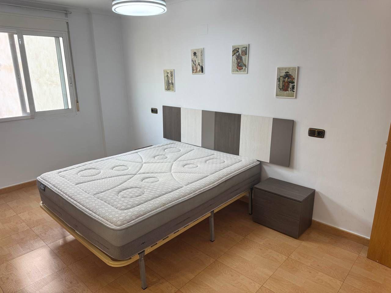 2-8-310 Spacious Semi-New Apartment in Torrevieja, Ideal for Living