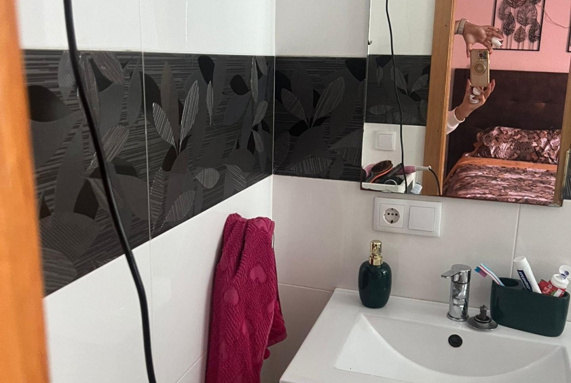 Spacious and Modern Renovated Apartment in San Blas, Alicante